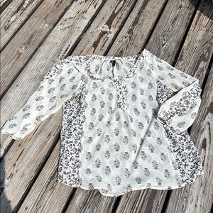 Maurices Cream 3/4 Sleeve Relaxed Blouse